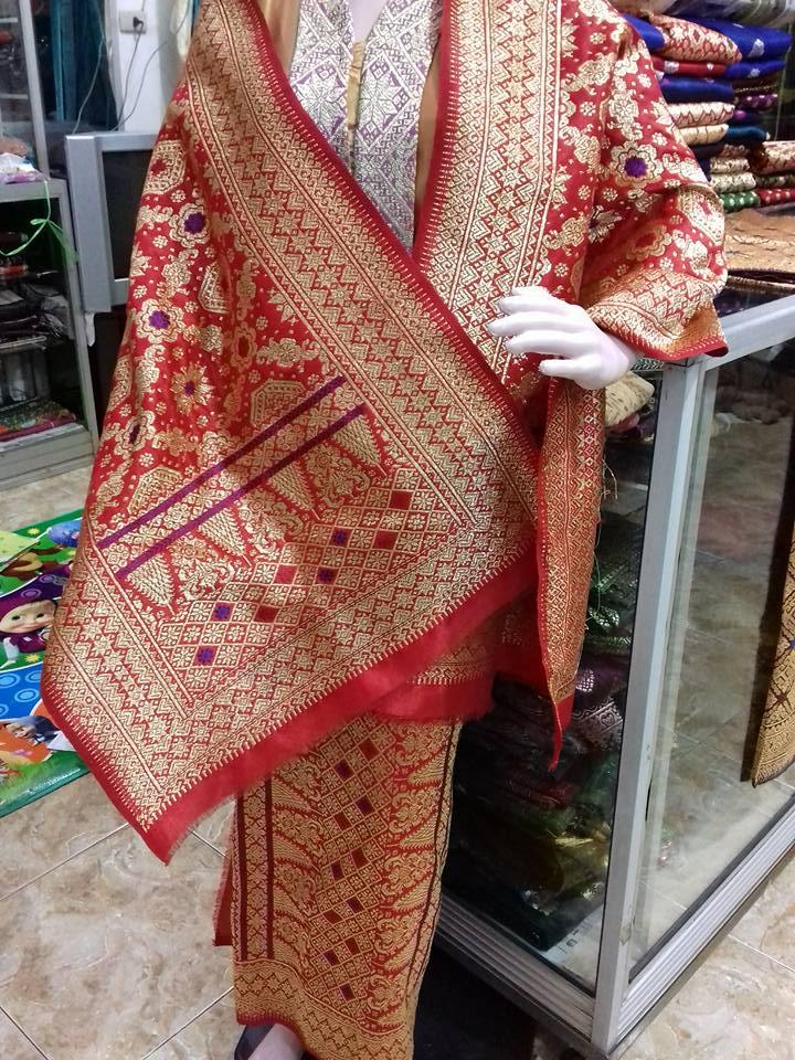 Songket Palembang Motif Rakam Tulang Benang Berlian Warna Merah Cabe Songket Palembang Motif Rakam Tulang Benang Berlian Warna Merah Cabe