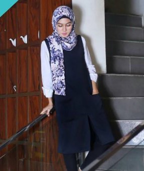 Little Nasywa - Instant Shawl - White Purple Floral  