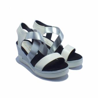 Mika Wedges in White  
