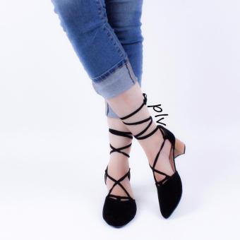 Pointed Toe Cut Out D'orsay Lace Up Suede Block Heels - Hitam  