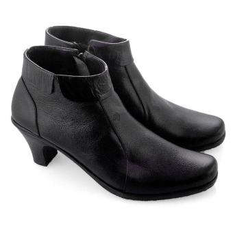 Recommended Sepatu Kulit Boots Wanita - Hitam  