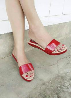 Sandal Sendal Wanita Wedges Pendek Selop Klasik Merah  