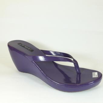Sandal Wedges Wanita Fashionable Ungu KLB-7023  