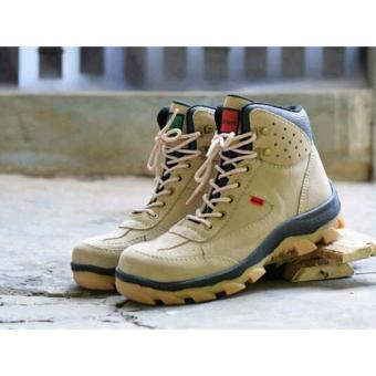 Sepatu Pria Safety Tracking&Gunung Boots Kickers Sued Mercy Ujung Besi (krem)  