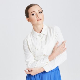 Stitch Brooch with Bow Blouse (white)  