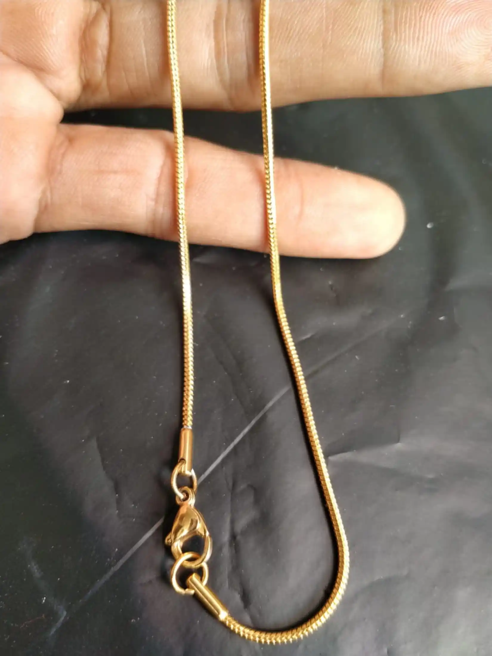 Cara Merawat Kalung Titanium Gold
