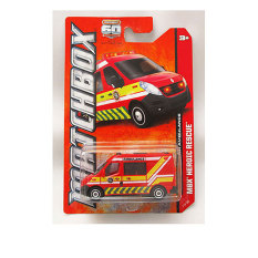 Matchbox Renault Master Ambulance - merah