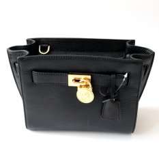 Michael Kors Hamilton Traveller Leather Messenger (Black)