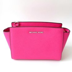 Michael Kors Selma Medium Messenger - Raspberry