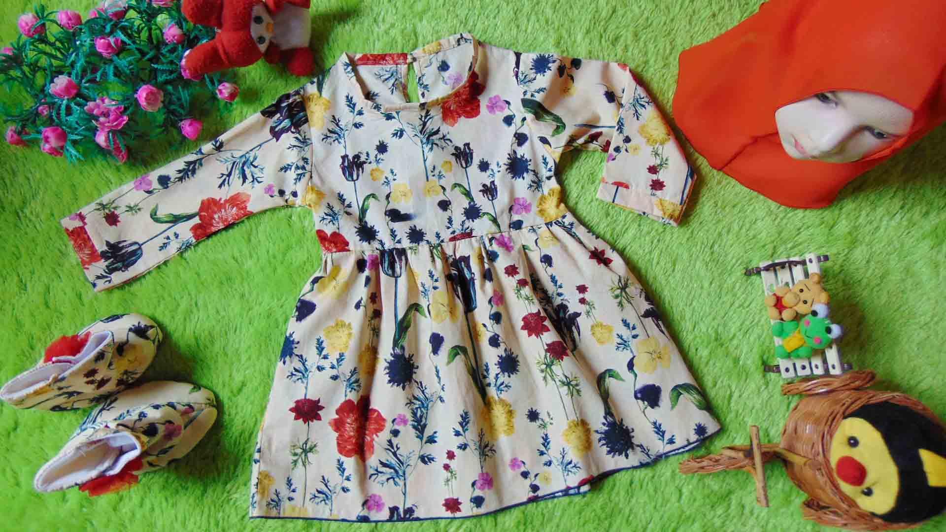 kembarshop - EKSKLUSIF Paket Baju Muslim Gamis Bayi plus Jilbab Hijab dan Sepatu Boots Anak Bayi Perempuan City Flowers Cantik 0-12 bulan