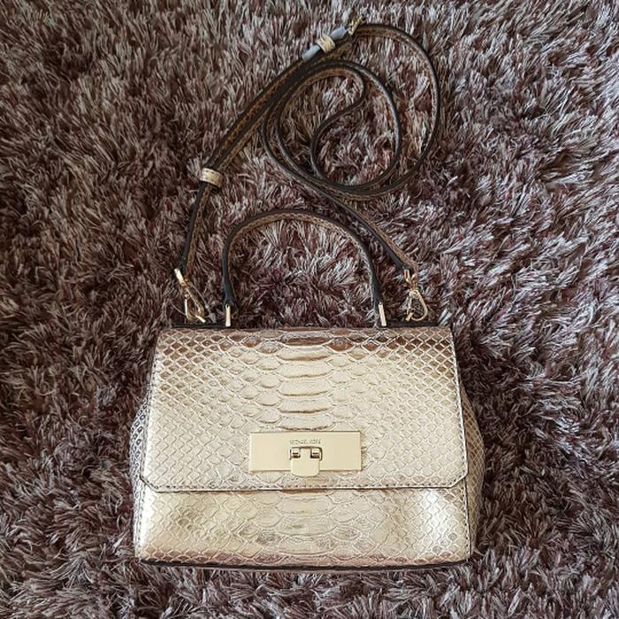 TAS MICHAEL KORS ORIGINAL - MK TINA SMALL CROSSBODY CROCO GOLD