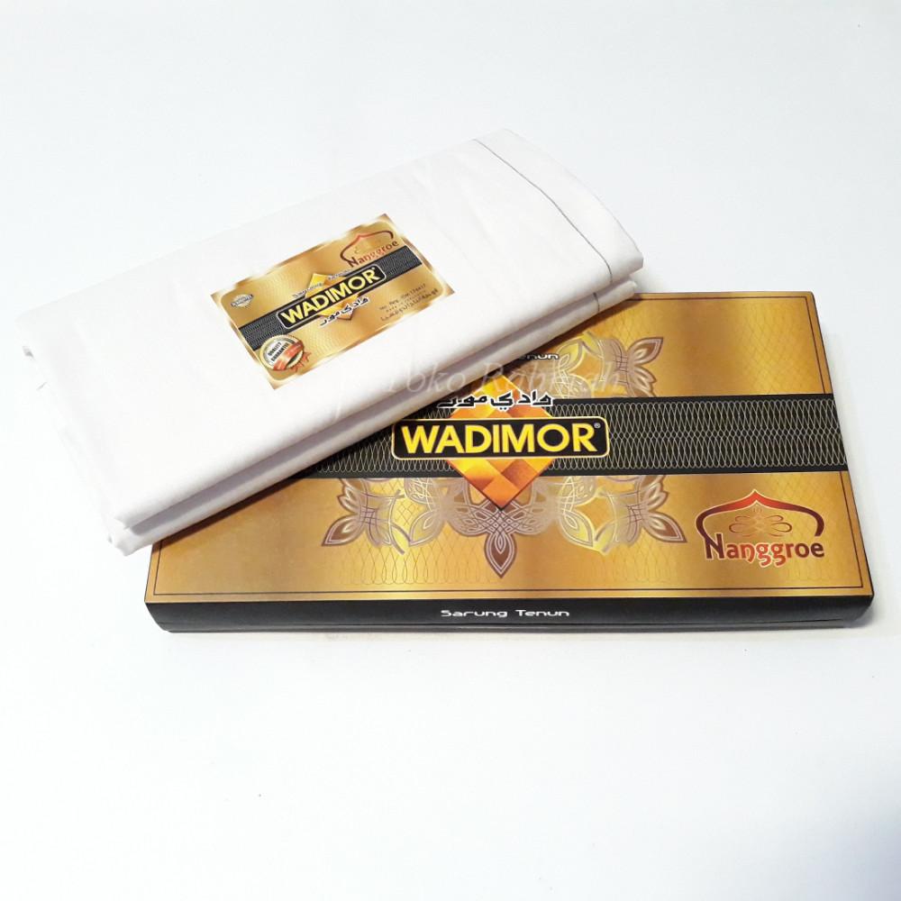 Sarung Tenun Wadimor Warna Hitam & Putih Polos