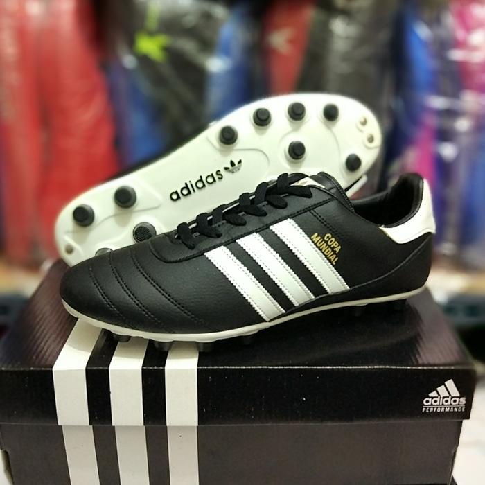 Sepatu Bola Adidas Copa Mundial - Hitam, 39
