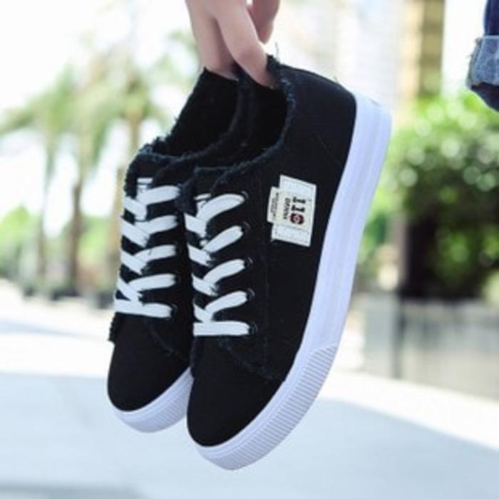 Sepatu Kets Wanita AL 01