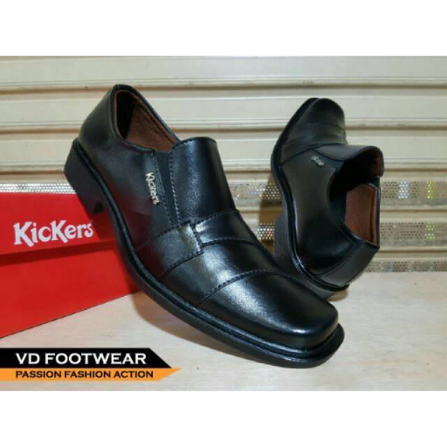 Pantofel KICKERS 024 HITAM SEPATU KERJA PRIA SEPATU Formal. RESMI