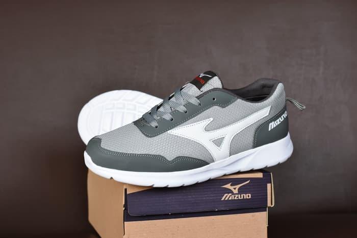 Sepatu Sport Abu Abu - Running Olahraga Casual Pria Surabaya