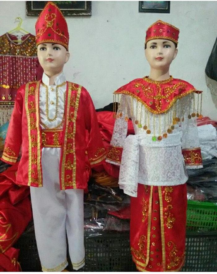 Baju Adat Maluku