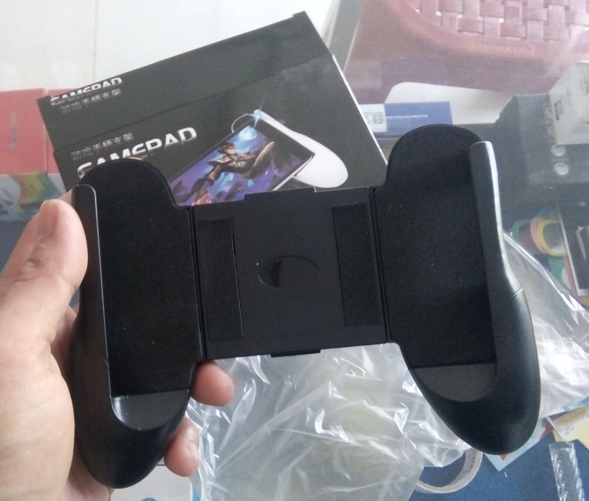 Game Pad Universal Android iPhone Untuk Layar 4,5 Sampai 6,5 Inchi Gamepad Gempad Untuk HP Samsung Xiaomi Oppo Sony Xperia Advan Cross Himax Motorola LCD 4.5 - 6.5
