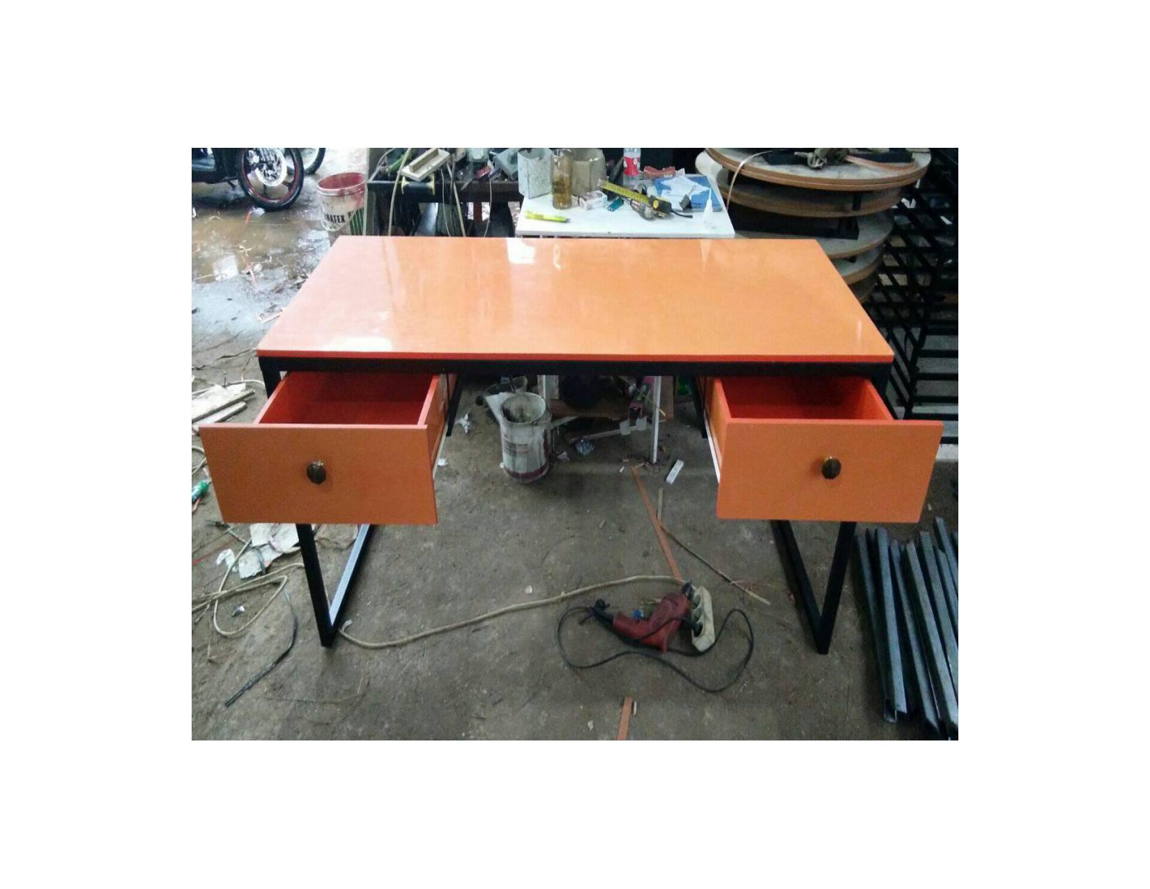 meja laci atau meja kerja vinising hpl glossi 150x60x75 bisa costuam