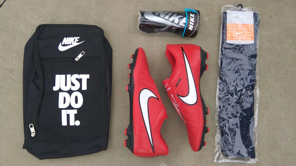 Sepatu Bola Murah Paket Lengkap (Tas,kaos kaki,Decker) Sepatu Bola Murah Paket Lengkap (Tas,kaos kaki,Decker)