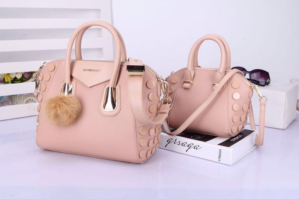 Tas Givenchy Antigona Studded Pompom 3151 (v)
