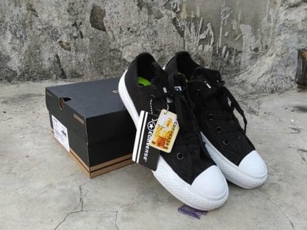 Sepatu sneakers converse allstar chuck taylor hitam low/sepatu converse allstar/sepatu kets/sepatu pria
