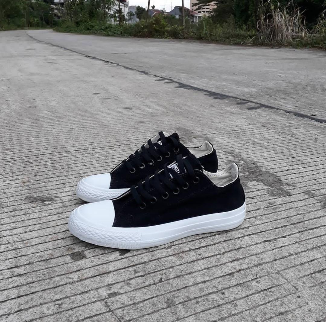 Sepatu casual convers CT-chuck taylor hitam-sepatu sekolah-sepatu sneakers