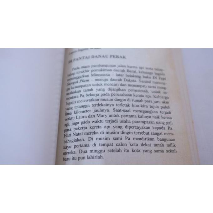 Buku Anak : Di Pantai Danau Perak. Laura Ingalls Wilder. Lawas - Kidsbook