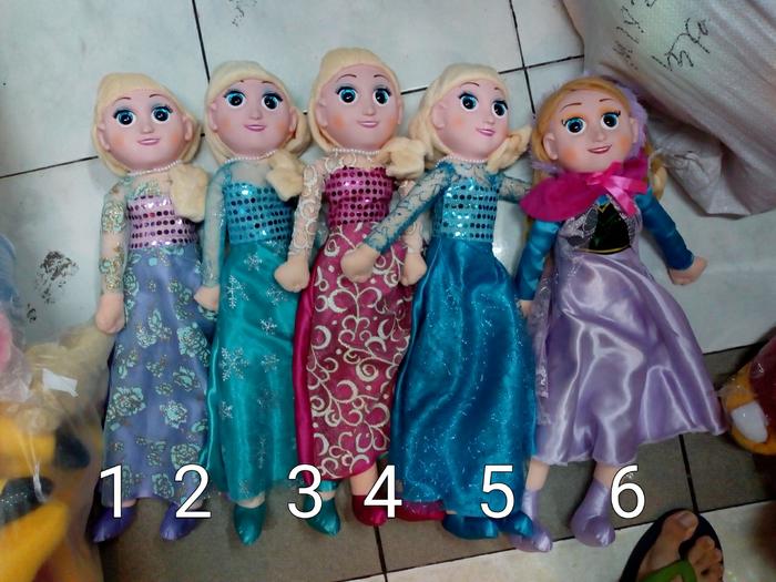 boneka elsa dan ana