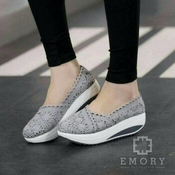 SEPATU WANITA SLIP ON BROKAT 3 WARNA (ABU, NAVY, HITAM) - SEPATU CEWEK MURAH BERKUALITAS