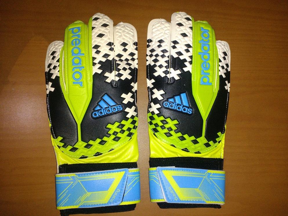 Sarung Tangan Kiper ORIGINAL Adidas Predator Training
