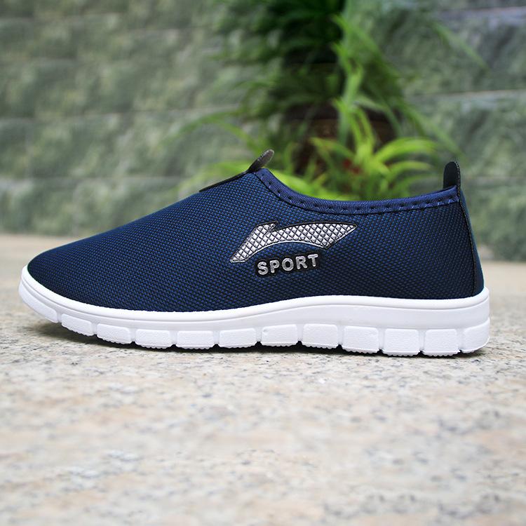 Sepatu Sporty Pria