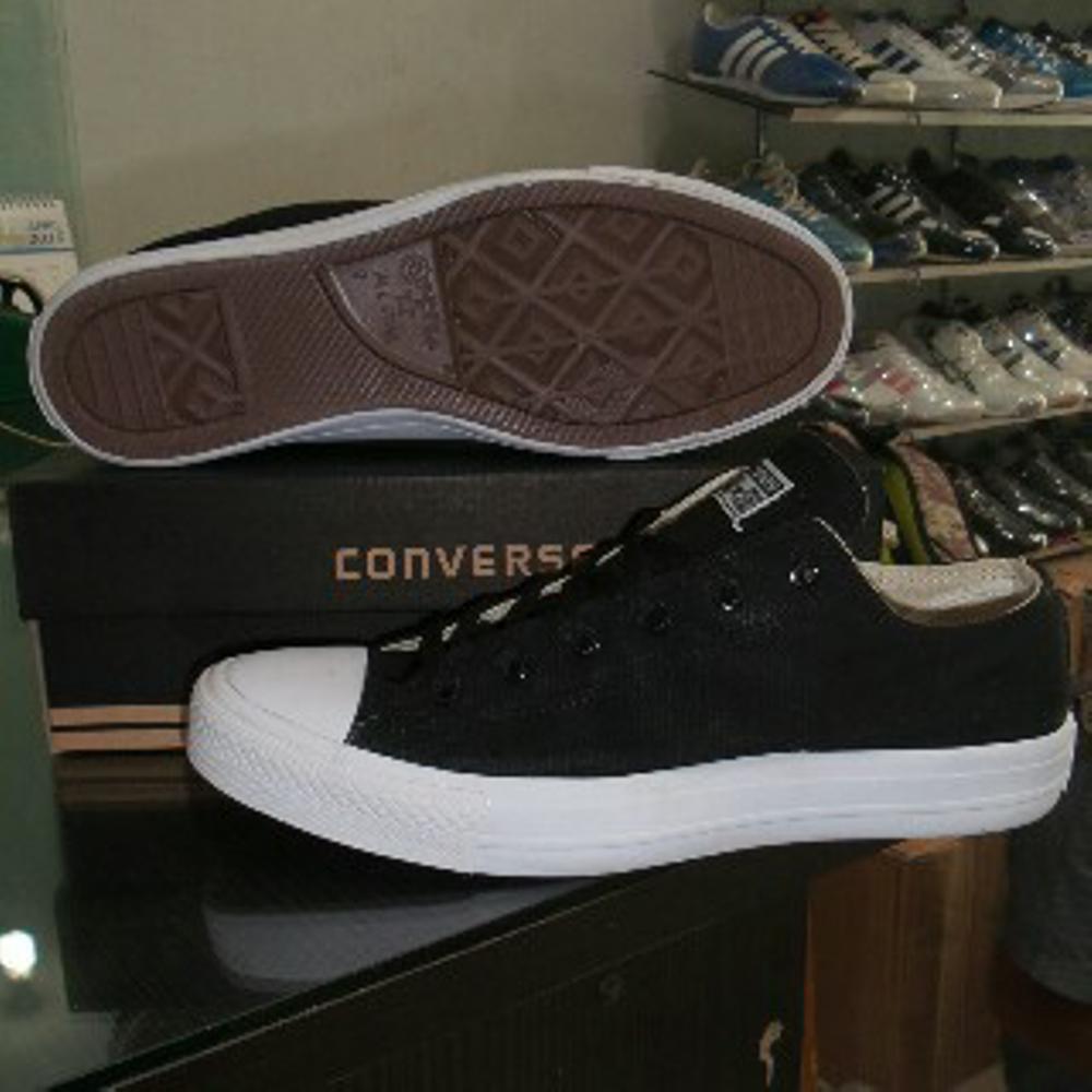Promo Sepatu Converse All star chuck Taylor warna hitam putih untuk sekolah kerja pria Wanita Fashion