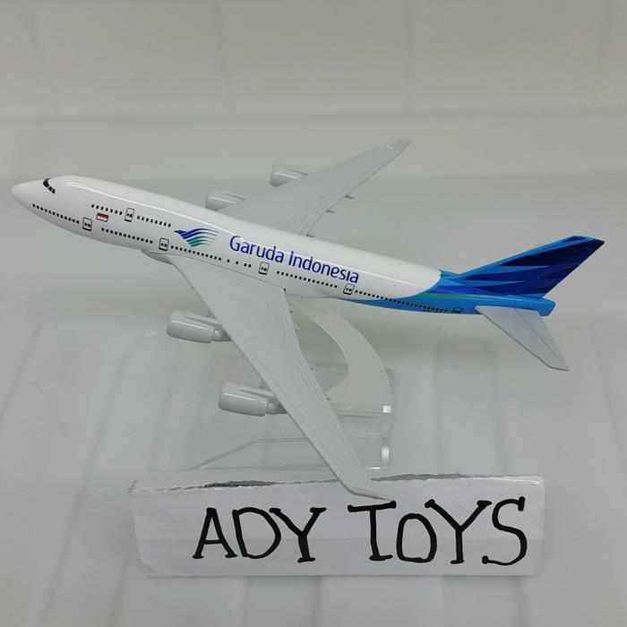 BEST SELLER!!! Miniatur Pajangan Pesawat Passenger Plane Model GARUDA PK - GSI - gBTaDs