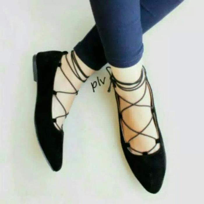 FLAT SHOES BLACK TALI TALI MURAH / sandal flat shoes / flat shoes murah / sepatu boots / high heels impor / sepatu sneakers / sandal keren / sandal flat / sepatu wanita / sandal wanita / sepatu sandal / sepatu