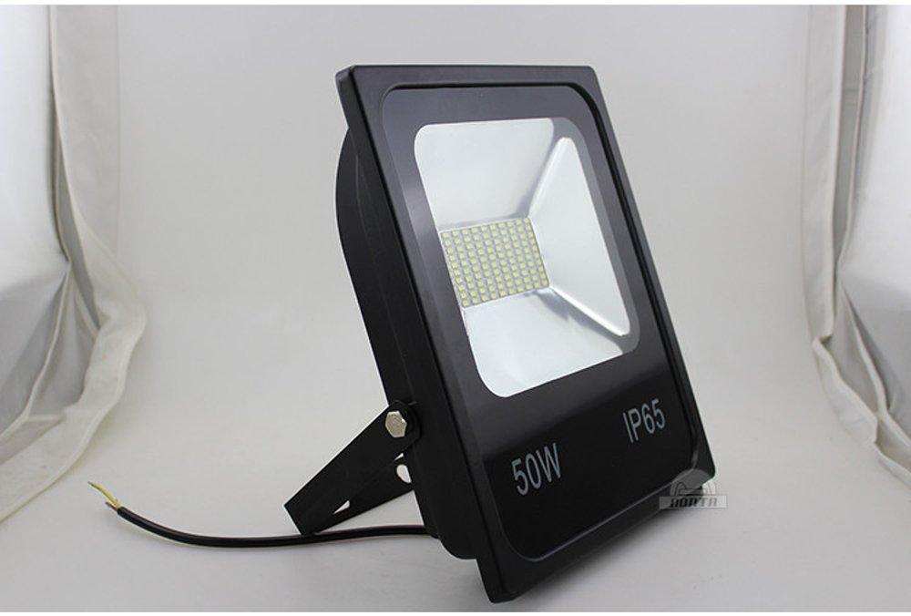 lampu led sorot 50 Watt / tembak / panggung / outdoor / taman / lapangan 50 Watt
