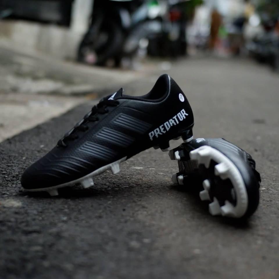 Sepatu BOLA Terbaru - PM01 - PREMIUM - TERMURAH BAHAN OKEBISA BAYAR DI TEMPAT