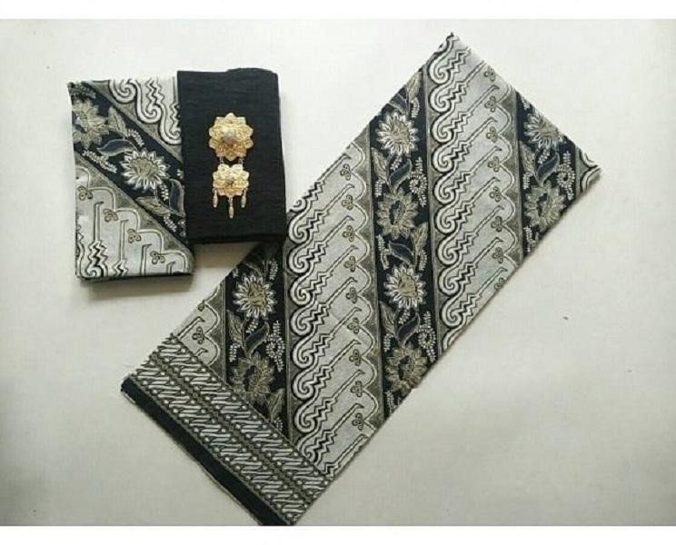 Kain batik solo parang kembang abu-abu tanpa embos dan bros