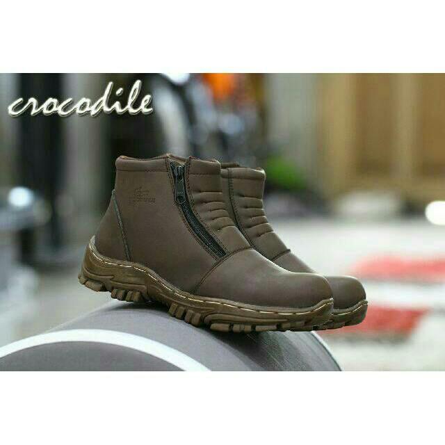 sepatu boots crocodile safety proyek lapangan hiking touring tracking kerja proyek formal