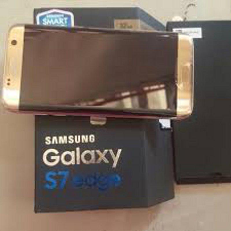 Samsung Galaxy S7 Edge Smartphone