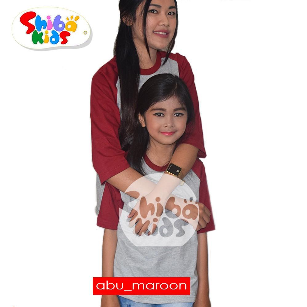 Kaos couple keluarga / family model kaos raglan / reglan polos warna ( ABU - MARUN )