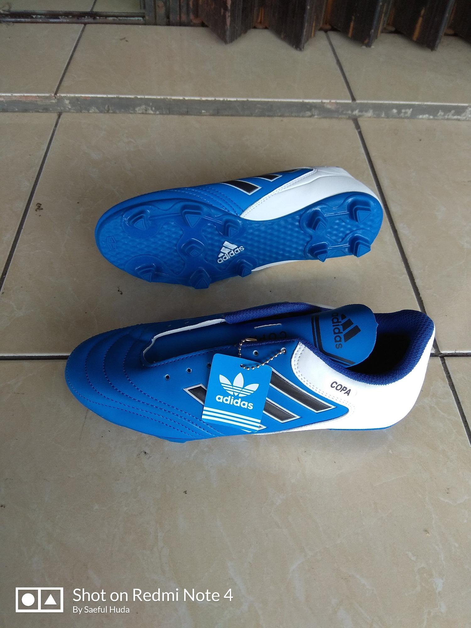 Sepatu bola Adidas Copa biru murah