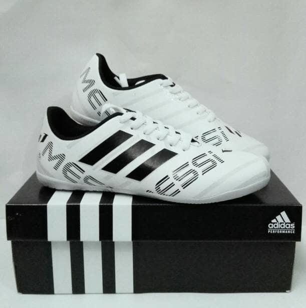 Sepatu Futsal Adidas Messi Terbaru