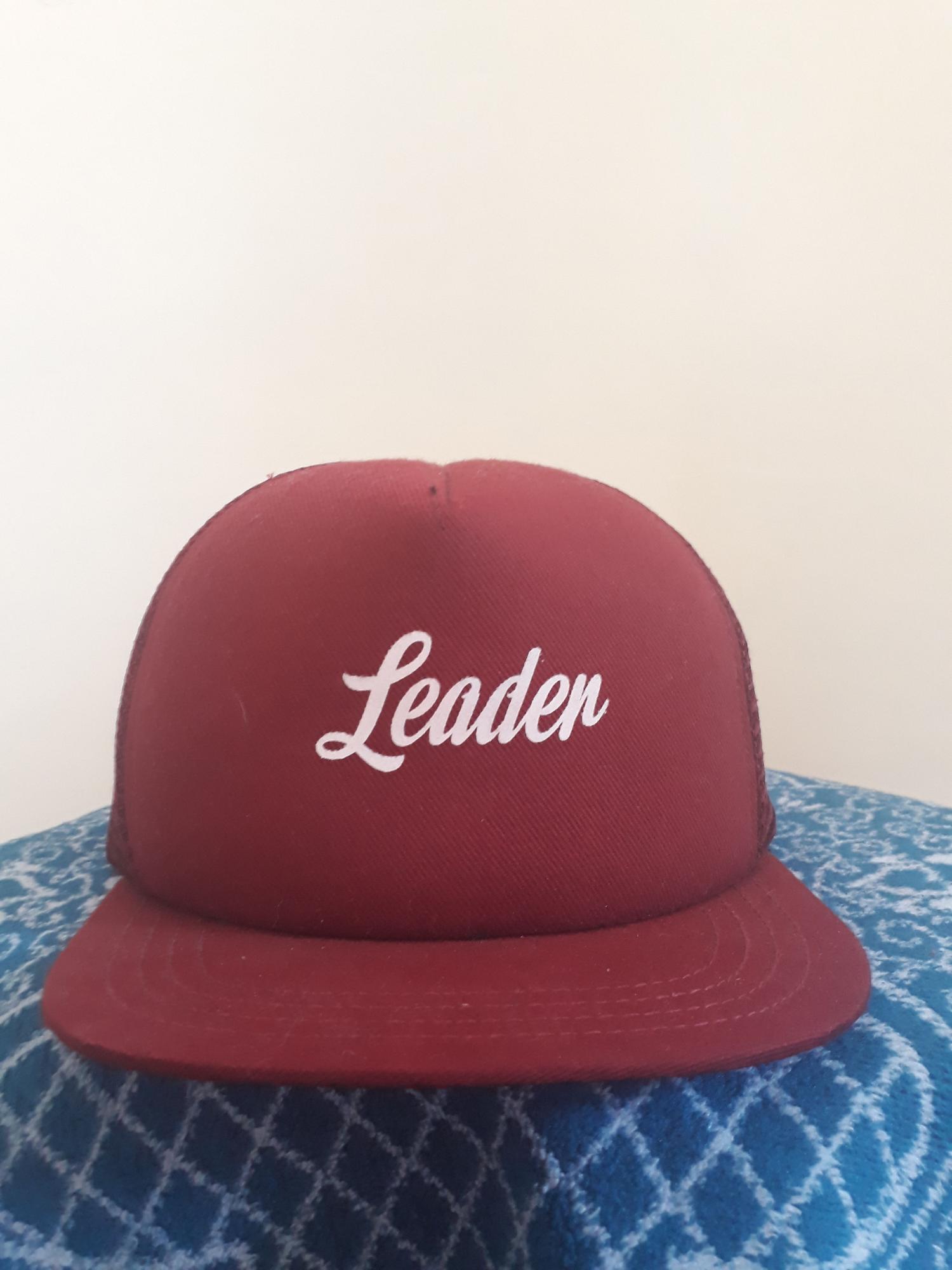 Topi Cardinal ori