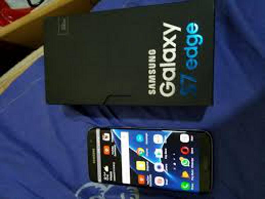 Samsung Galaxy S7 Edge Smartphone