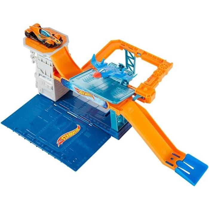 Hot Wheels Sky Base Blast Track Set Mobil Pesawat Die Cast Mainan Anak