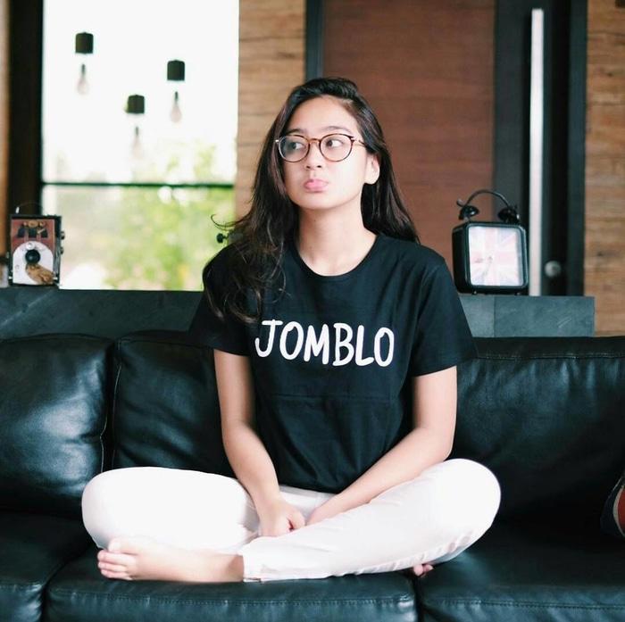 MichelleStore T-shirt / Kaos Wanita JOMBLO - Black