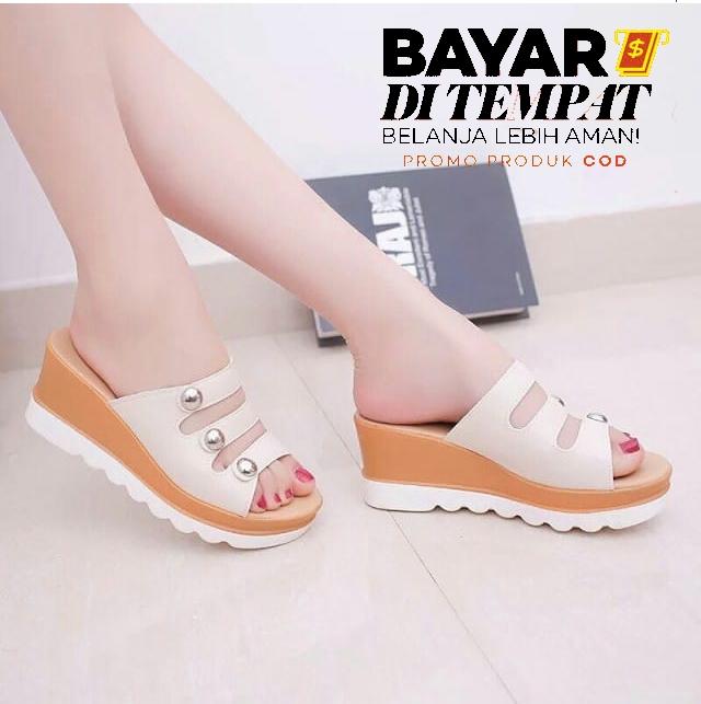 Ginshashop - Sepatu Wanita Sandal Wedges Slop Kancing GWS - 1177 Cream sandal wedges / wedges wanita / wedges hak tinggi