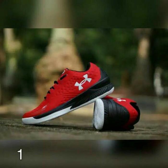 Promo Termurah Sepatu Outdoor Pria Under Armour Untuk Fitness Basket Cowok Macho Gratis Ongkir