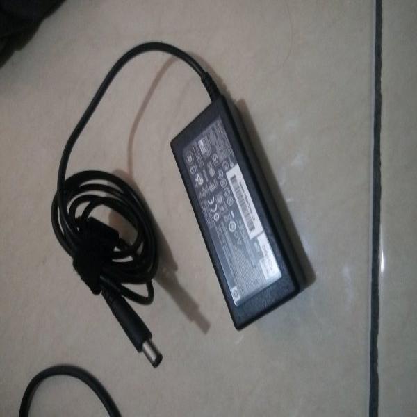 Adaptor Laptop HP bulat jarum tengah standar 18.5v 3.5A KW Super sangat mirip ori bekas tapi masih sangat bagus tanpa kabel power